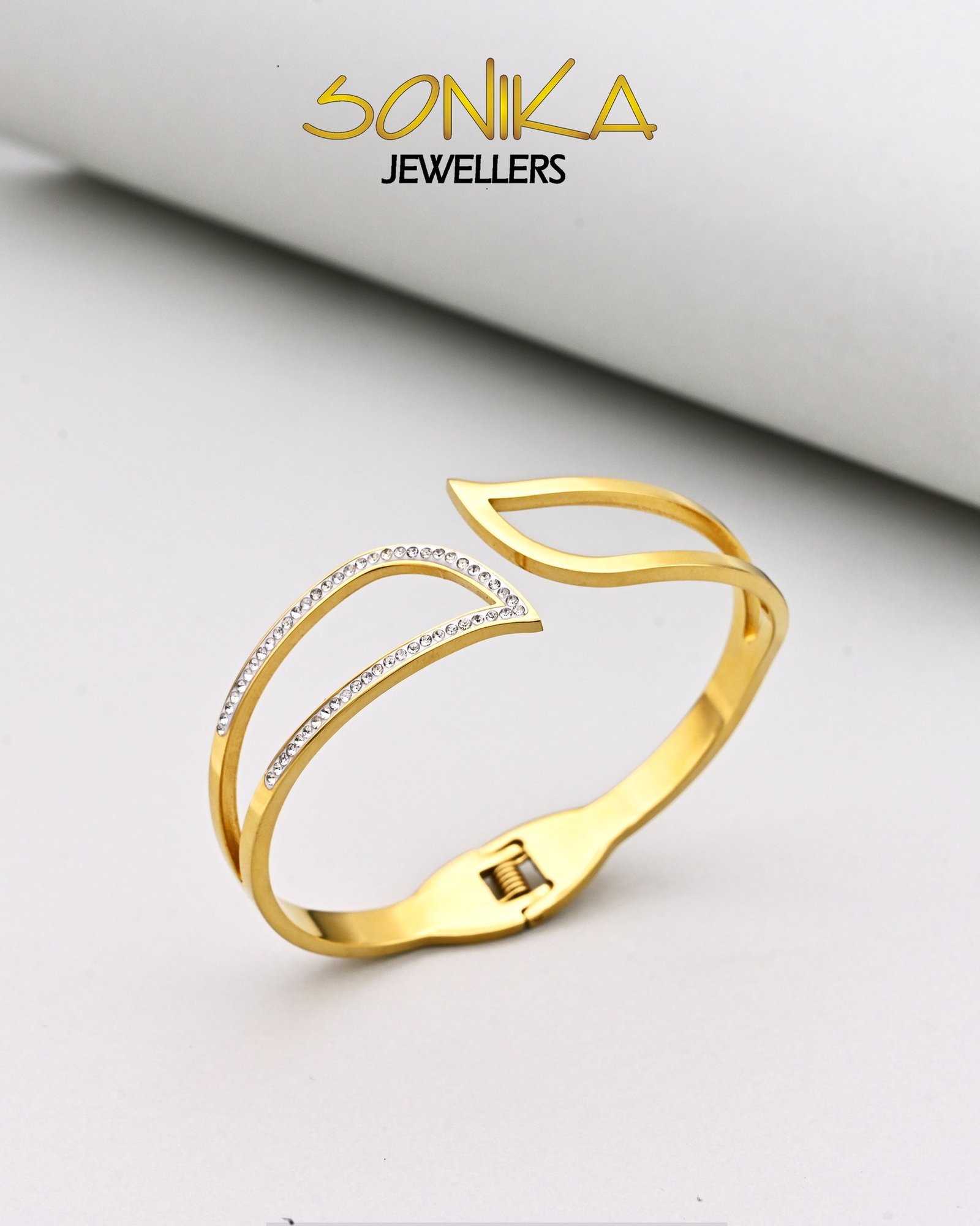 Gold Bracelet Design